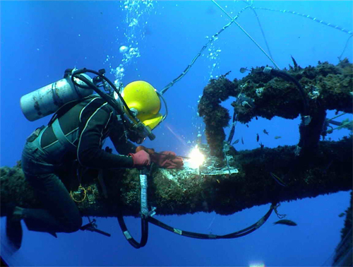 divers-underwater-repairs